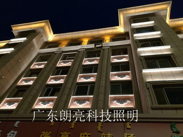 广东星空体育app
科技照明--洗墙灯楼体亮化.png