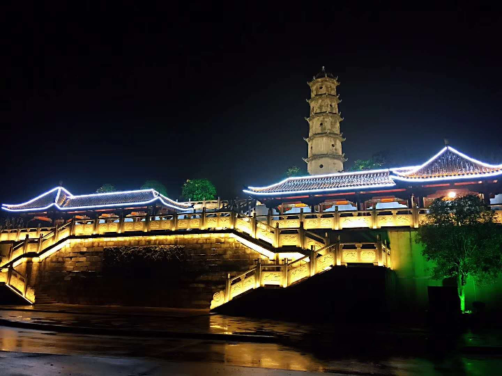 广东星空体育app
LED科技照明--笔锋塔亮化.png